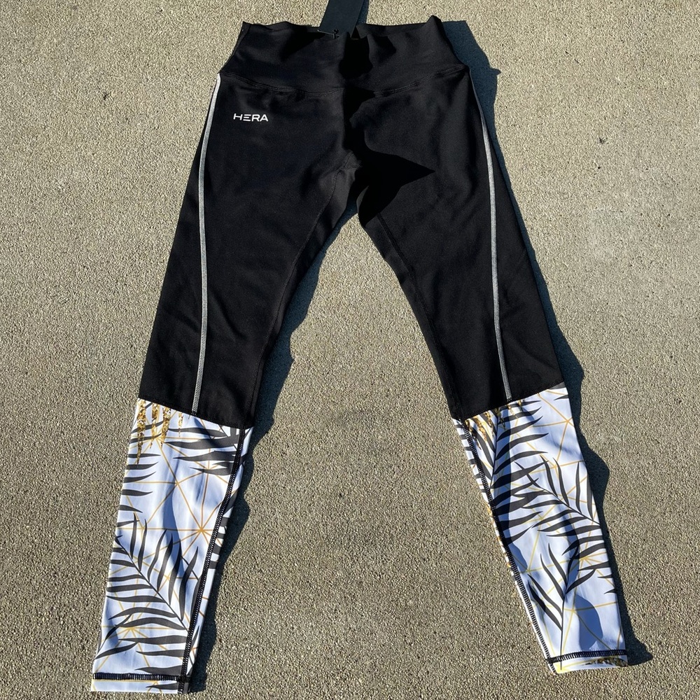 Hera x Hero Giametta Feather Leggings size M